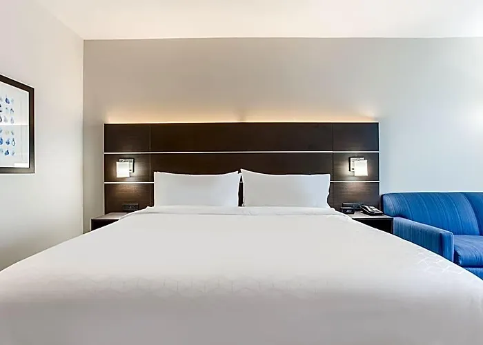 Express & - By Ihg Отель
