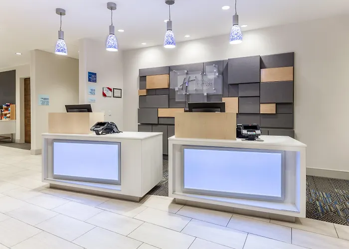 Express & - By Ihg Отель 3*