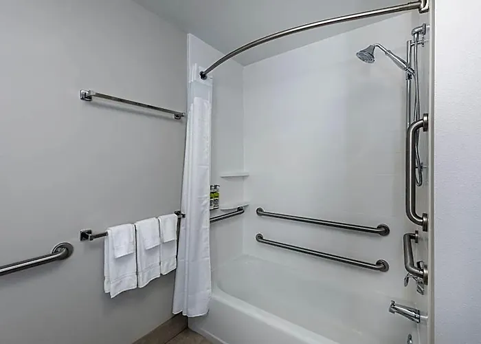 Express & - By Ihg Ottawa